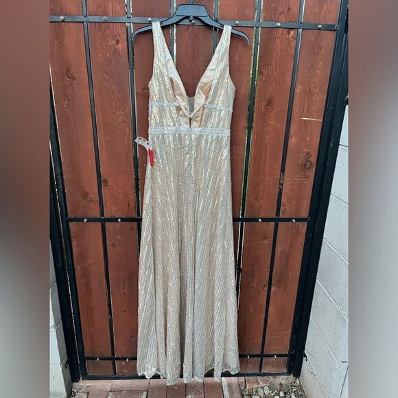 Mac Duggal Sequined Gown Style 49012 Sleeveless High Slit size 4 NWT - Picture 4 of 12